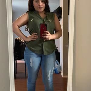 Meet your Posher, Daniela